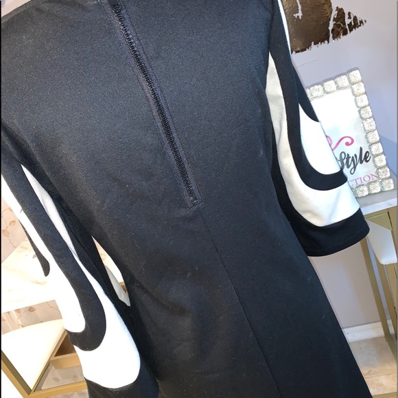 It’s the wide  sleeves for me Vintage dress - Picture 2 of 2